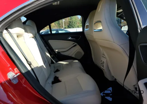 2015 Mercedes-Benz Cla 250 z USA, uszkodzony, nr VIN WDDSJ4EB2FN225433